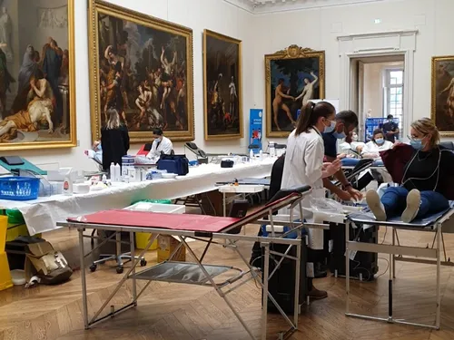 Au cœur de la collecte de sang au musée des Beaux Arts de Dijon